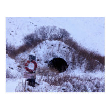Choza en invierno, isla de WWII Quonset de Unalask Postales