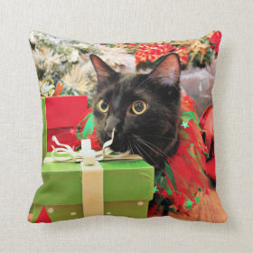 Christmas - Cat - Bentley Throw Pillows