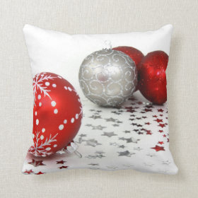 Christmas Throw Pillows With Decorations