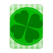 Circle hearted Shamrock w green ribbed background Flexible Magnets
