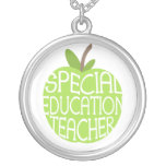 Collar del profesor de la educación especial
