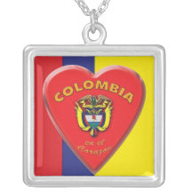 Colombia en el Corazón Necklace