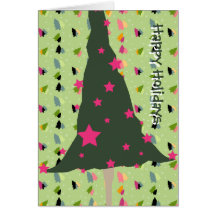 Confeti del navidad y un árbol inclinado tarjeta