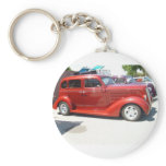 Cool, very, very old car, keychain