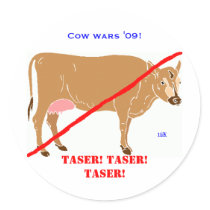Cow wars '09! round sticker