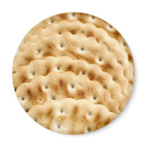 Crackers magnet