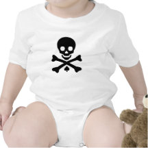 Cráneo y bandera pirata camisetas