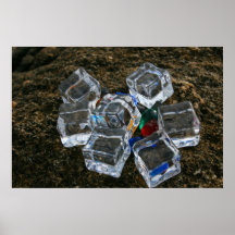 Cubos de hielo y bombillas en la fotografía de la  poster