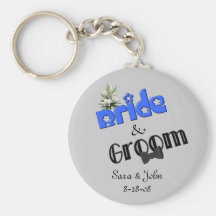 Cute Bride And Groom Wedding Keychain