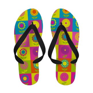 Cute colorful retro flower garden Flip-Flops