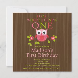 Cute Modern Owl 1st Birthday Party Invitations