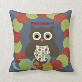 Cute Modern Owl Wreath Merry Christmas Pillow