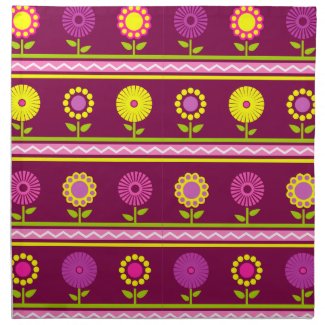 Cute retro flower garden in purple printed napkins