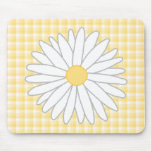 Daisy Flower in Yellow and White. Mouse Pads