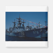 DD976 Merril Spruance class destroyer, dressed for Magnet