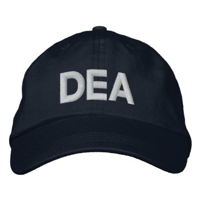 DEA EMBROIDERED BASEBALL CAP by teverto
