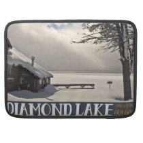 Diamond Lake Winter Marina - No Text Sleeve For Macbook Pro