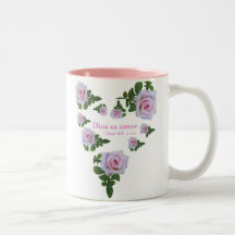 Dios es Amor Coffee Mug