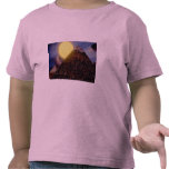 Egyptian pyramid with sun in background tshirts