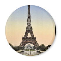 Eiffel Tower, full-view looking toward the Trocade Magnet