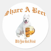 El argentino Dogo comparte la cerveza Pegatina