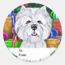 El navidad de Westie abre etiquetas del regalo de 