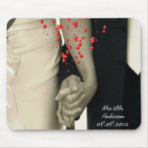 elegant hearts B&W vintage couple holding hands Mouse Pad