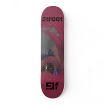 Elf traveller skateboards
