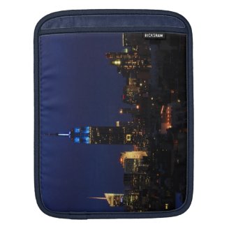 Empire State Building all in Blue, NYC Skyline iPad Sleeve