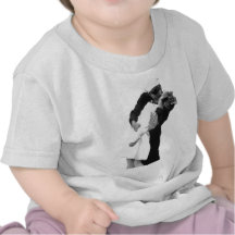 End of War Kiss T-shirt