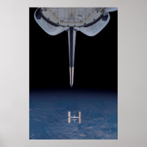 Esfuerzo y ISS (STS-118) del transbordador espacia Poster