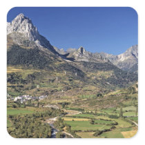 Europe, Spain, Sallent de Gallego. A small
