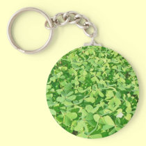 Field of green Clover leaves keychains