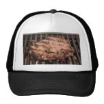 Filete adobado en parrilla gorros bordados