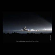 Final Landing of Space Shuttle Atlantis Print posters