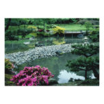 Flores japonesas rojas de la escena del jardín anuncios  