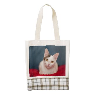 Focused Kitty Cat Zazzle HEART Tote Bag