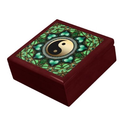 Forest Green Hearts Gold Yin Yang Lacquered Gift B giftbox