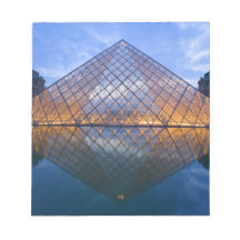 France, Paris. The Louvre at twilight. Credit Memo Pads