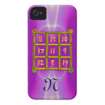 Fucsia rosado del MONOGRAMA del CUADRADO MÁGICO 33 iPhone 4 Funda
