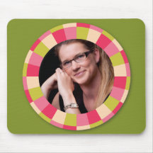 Fun Circle frame - pink leaf on green Mouse Pad