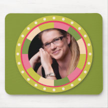 Fun Circle frame - pink leaf on green Mousepad