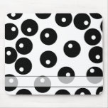 Fun stylish black and white pattern. mouse pad