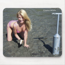 Gal Digging Clams Mouse Pad mousepad