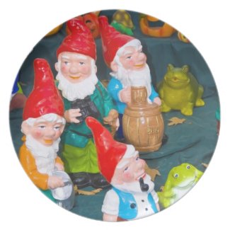Garden gnome party plate