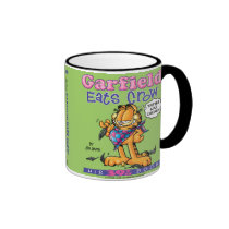 Garfield Eats Crow Mug mugs