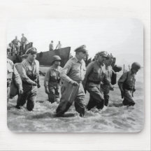 General MacArthur Returns Mousepad