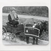 Giddy up, Billy! (Black & White) mousepads