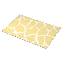 Giraffe Print Pattern in Yellow. Place Mat