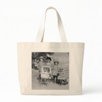 Girls Day Out, 1922 Canvas Bags
